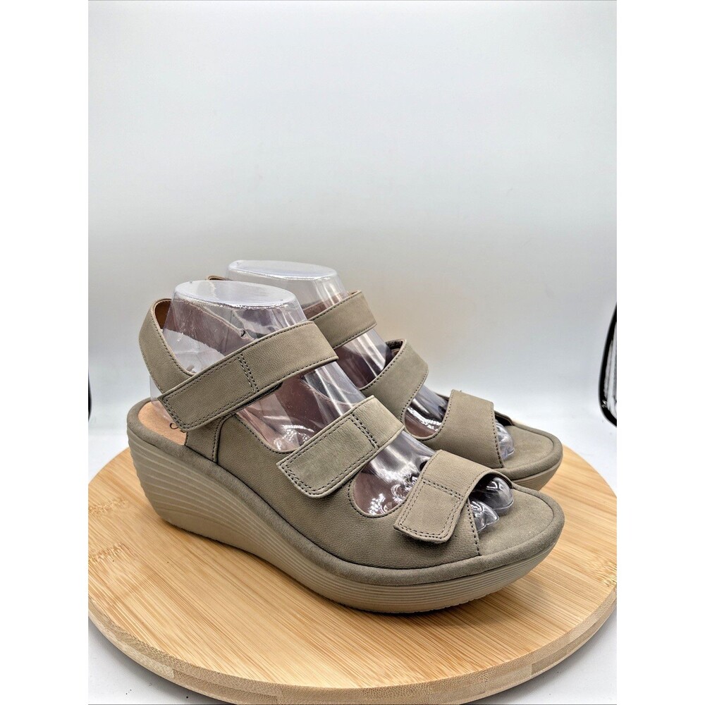 Clarks Reedly Juno Sandals Women’s 7.5W Sage Nubuck Triple Strap Wedge Comfort